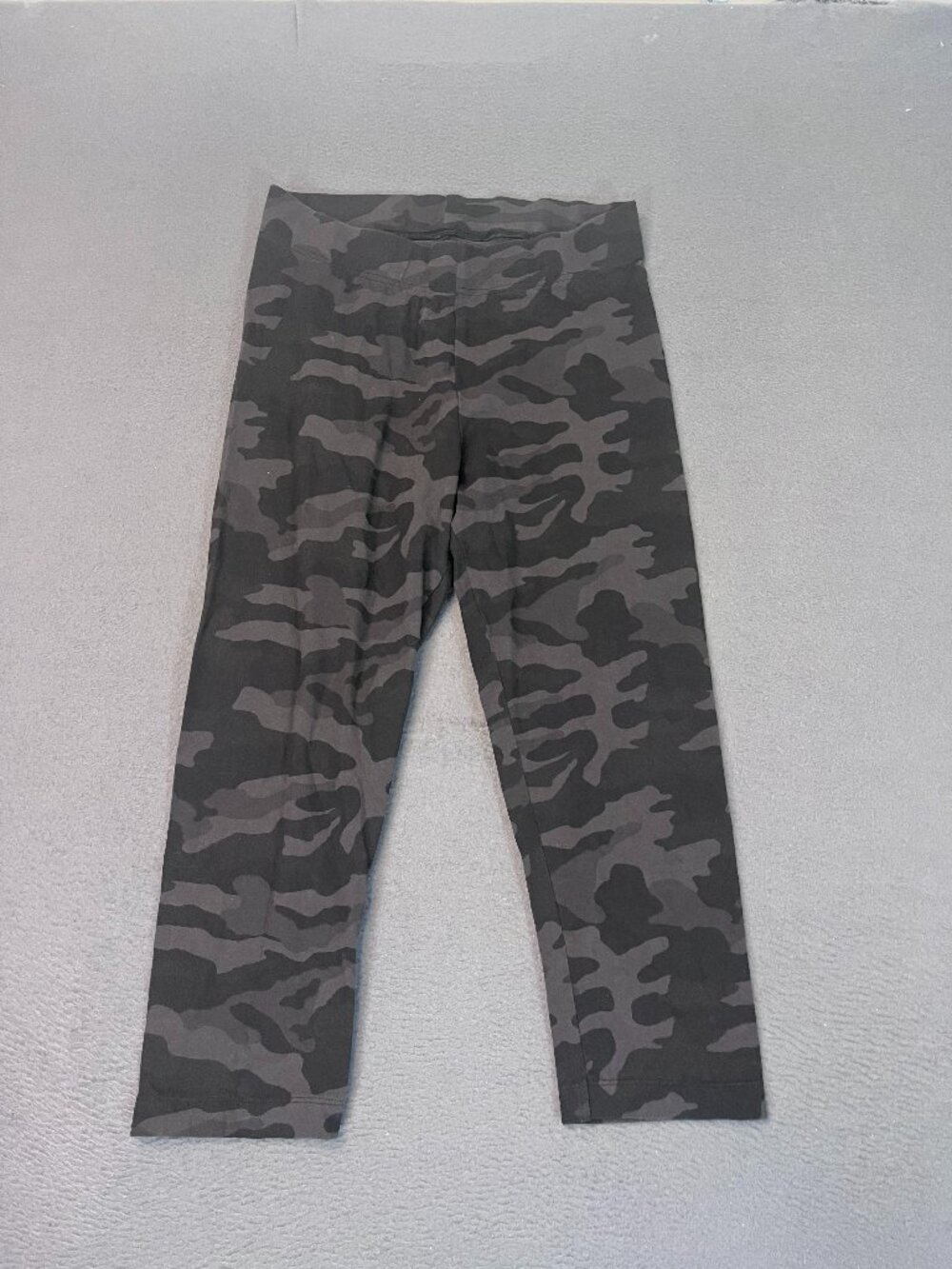 Womens Camo Capri Leggings Med/LG Black Unbranded Athletic Run Cropped Gym